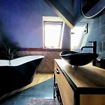 Hotel Lupus Zawioszony Do Konca 23 R Posen