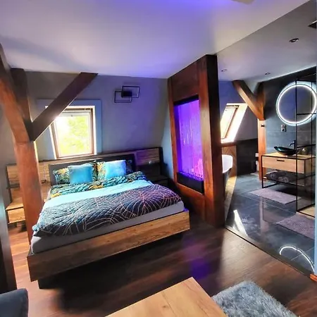 Hotel Lupus Zawioszony Do Konca 23 R Poznaň